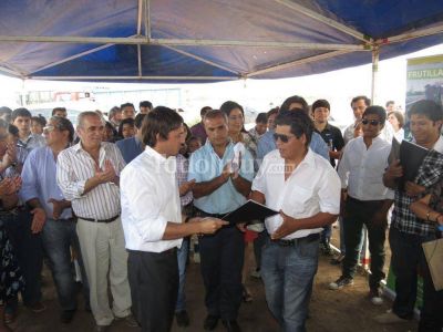 Parques Industriales: diecis�is productores recibieron terrenos