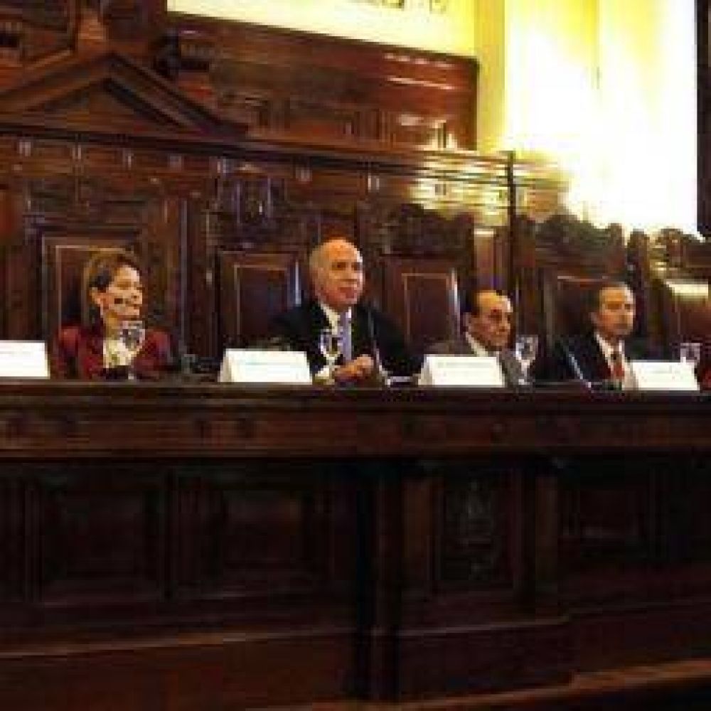 Intiman a La Rioja a sancionar su ley de coparticipaci�n municipal