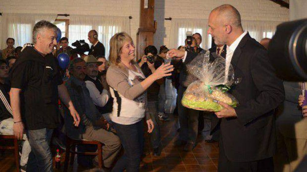 Ya tienen las llaves de sus casas 80 familias en la extensi�n de Saavedra