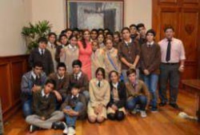 M�s de cien alumnos visitaron Casa de Gobierno