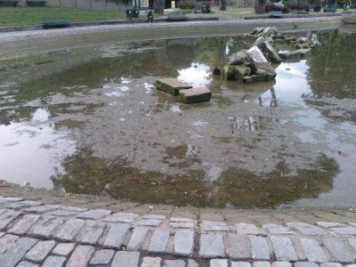 Exclusivo: denuncian abandono y suciedad en el Parque Centenario