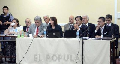 Monte Peloni: la defensa rechaz� los pedidos