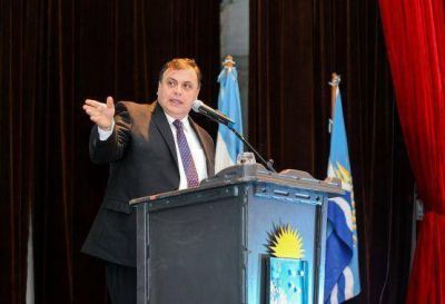 Belloni: �Debemos recuperar la excelencia que tuvo la administraci�n p�blica en Santa Cruz�