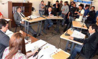 Ataques, esc�ndalo y huevazos en sesi�n del Concejo Deliberante