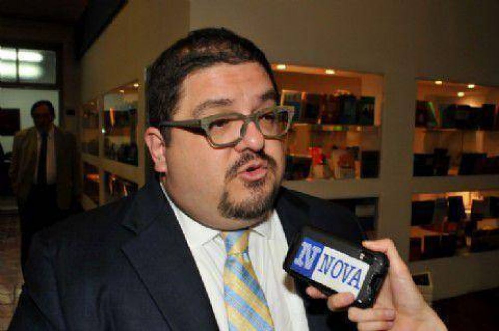 Mark L�pez disert� sobre la importancia del voto latino en EE.UU 
