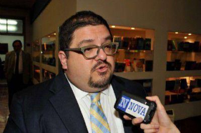Mark L�pez disert� sobre la importancia del voto latino en EE.UU 