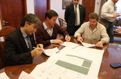 UNAS 500 FAMILIAS DEL BARRIO ESPERANZA PODR�N REGULARIZAR LA SITUACI�N DOMINIAL DE SUS HOGARES
