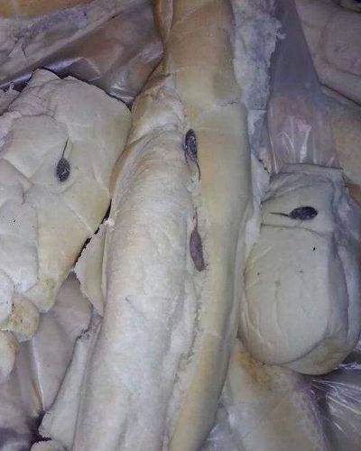 Vergonzoso: pan con gusanos en una escuela
