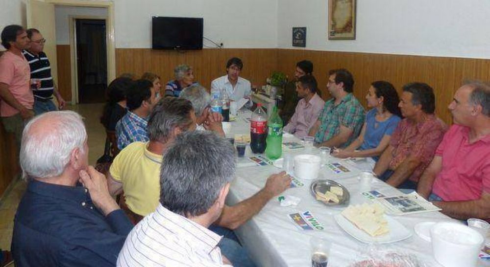 Adri�n P�rez se reuni� con Panaderos de Vicente L�pez