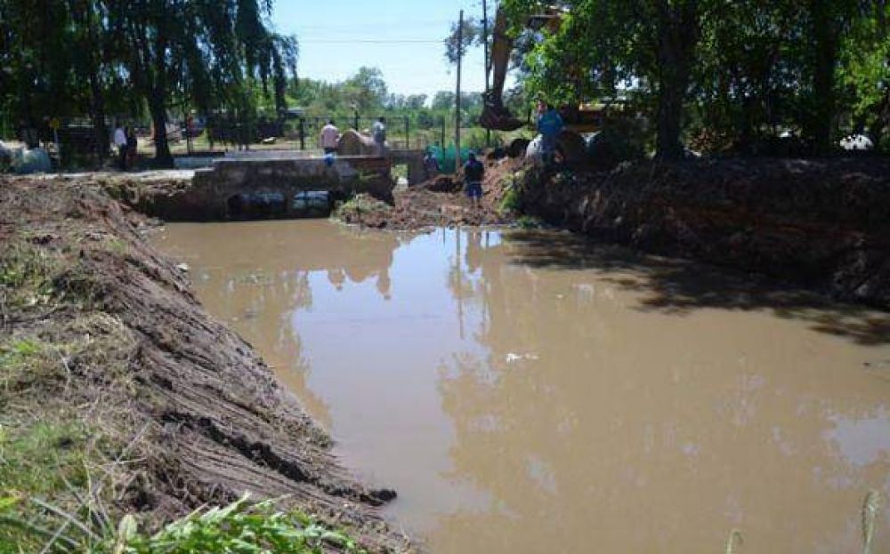 Tras las inundaciones, la Comuna trabaja en cursos de agua de Pilar