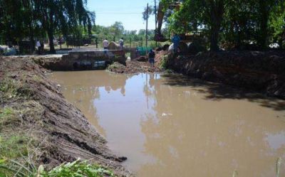 Tras las inundaciones, la Comuna trabaja en cursos de agua de Pilar