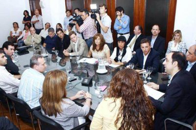 Para el 2015, el intendente Jos� Corral prev� gastar 40,5% m�s sin aumentar impuestos