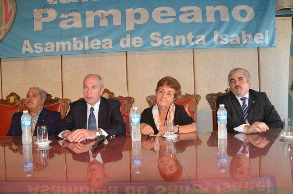 Llegar�an m�dicos cubanos para radicarse en pueblos peque�os del interior