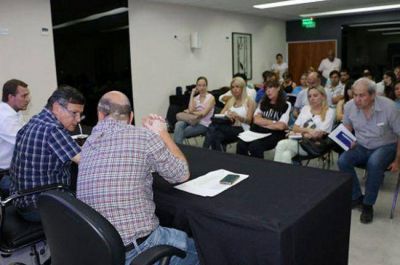 125 cooperativas ejecutar�n 500 viviendas en tres barrios de Resistencia
