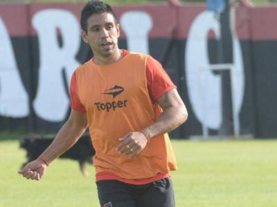 Pleno de Carozo Raggio al Negro en los once de Newell's frente al Matador