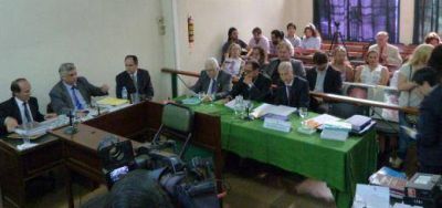 Tragedia del Paran�, el juicio: m�s testigos detallaron c�mo lucharon por sus vidas para no ser �chupados� por las barcazas