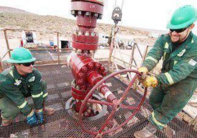 Los petroleros presionan por el bono de fin de a�o 