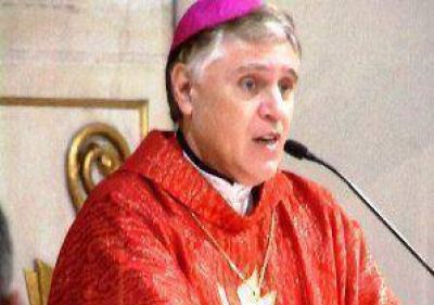 Desplazarían al Obispo Oscar Sarlinga de Zárate Campana