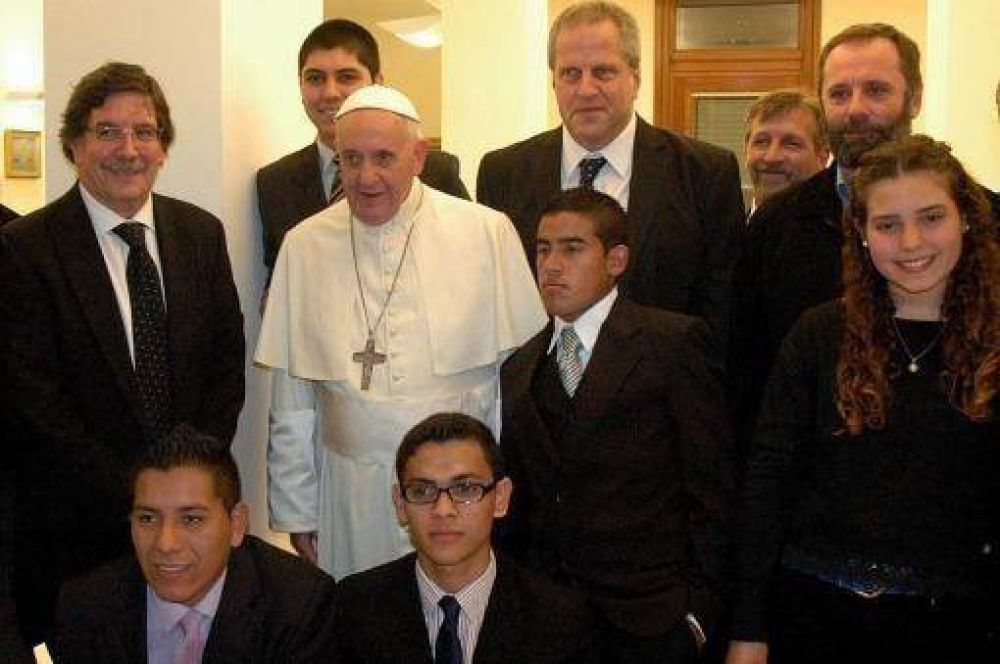Alumnos tucumanos fueron recibidos por el Papa Francisco