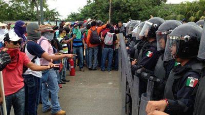 Sigue la violencia en M�xico: prenden fuego el interior del Parlamento de Guerrero
