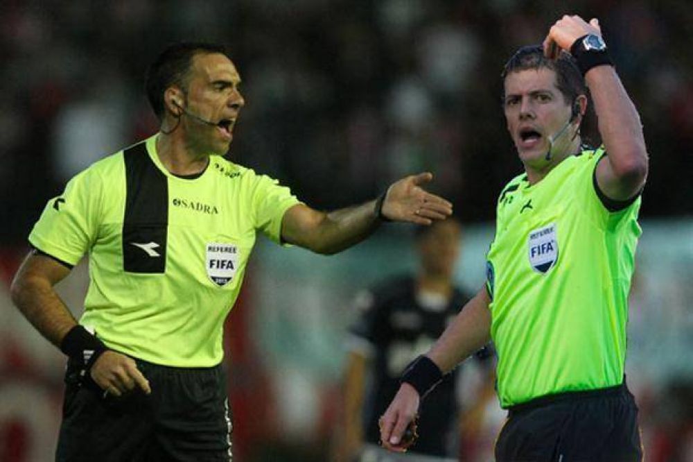 Confirmaron las ternas arbitrales para los Boca - River: Silvio Trucco, Germ�n Delfino y dos l�neas mundialistas
