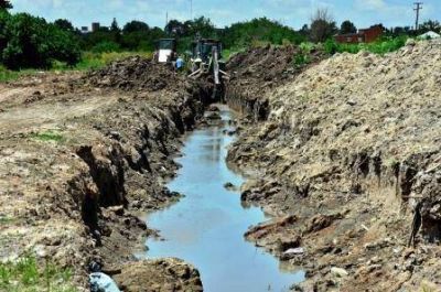 Ampl�an el Zanj�n Fate y construyen un Reservorio anexo 