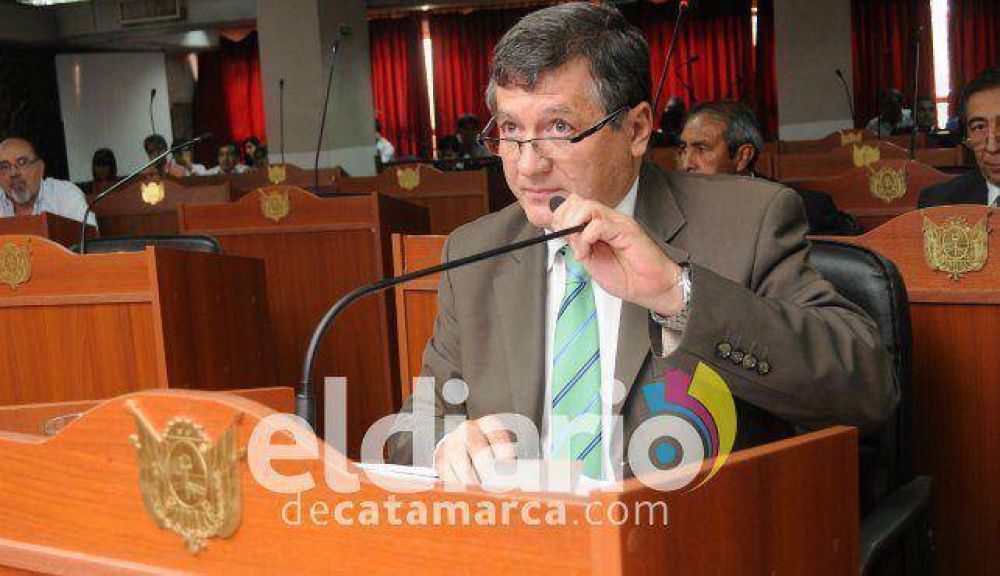 Figueroa Castellanos: �Jalil se conforma con asfaltar calles�