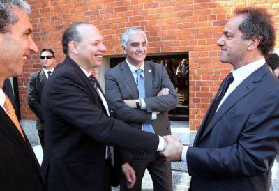 Daniel Scioli y Sergio Berni se tiraron flores en un congreso de seguridad