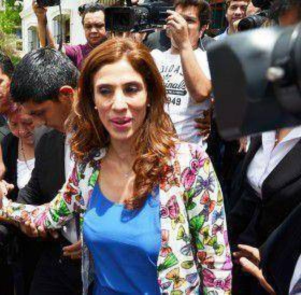 La Gobernadora salud� al plantel de Central C�rdoba que ascendi� al Nacional B