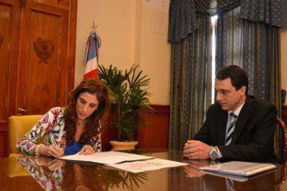 Firman convenio para la ejecuci�n de importantes obras para Bandera