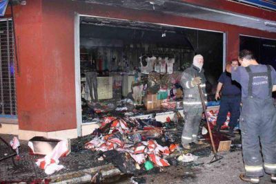 Creen que el incendio al local del microcentro fue por encargue