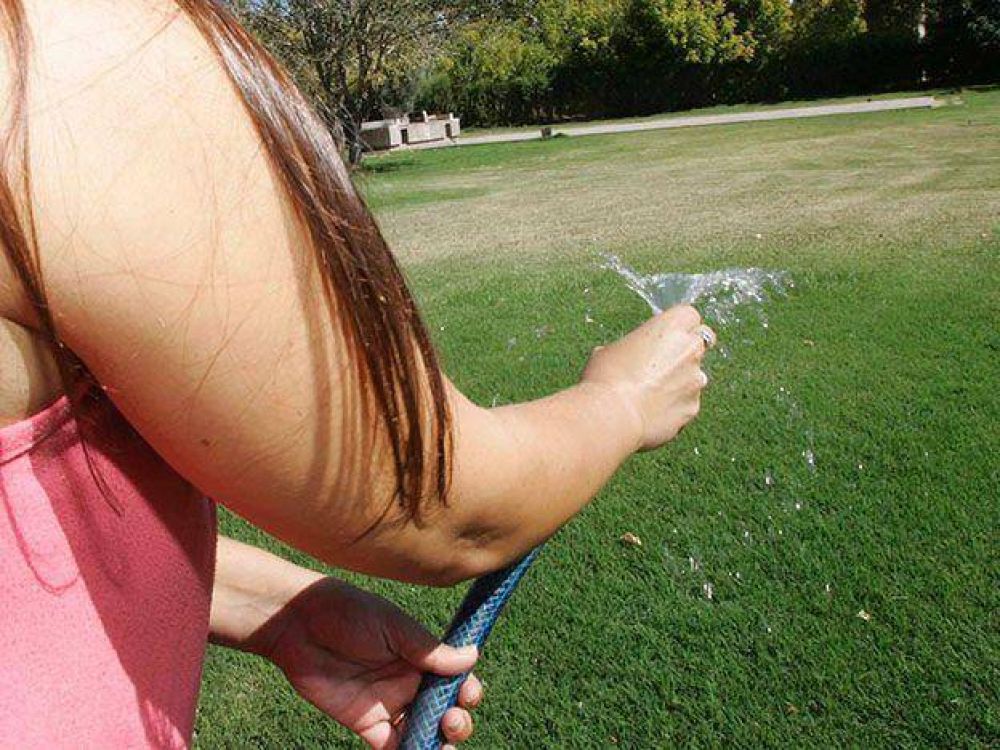 Se han labrado 470 multas por derroche de agua en tan solo 10 d�as en el Gran Mendoza