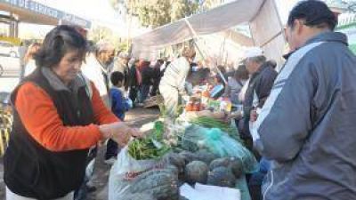Feria agr�cola con r�cord de productores y precios bajos