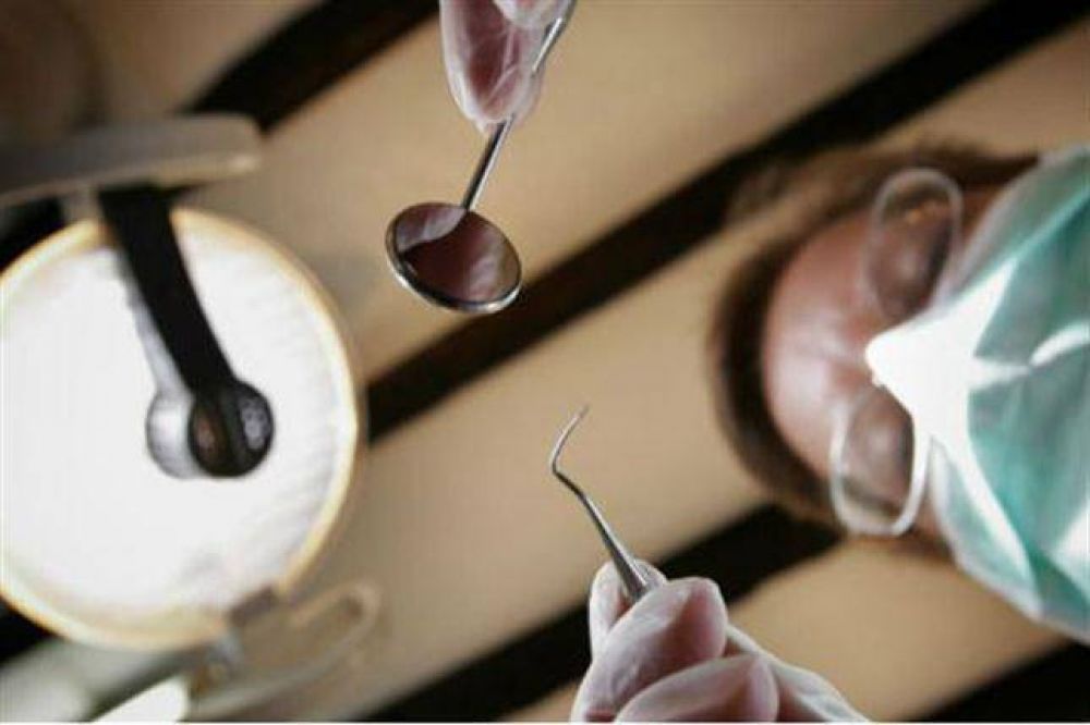 El dentista que puso en riesgo a 22.000 pacientes en Inglaterra
