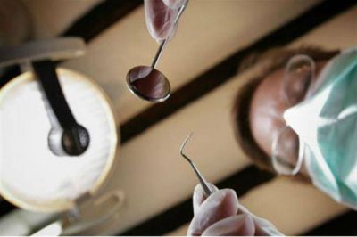 El dentista que puso en riesgo a 22.000 pacientes en Inglaterra