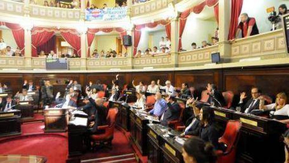Scioli ya tiene Presupuesto y Ley Impositiva para 2015