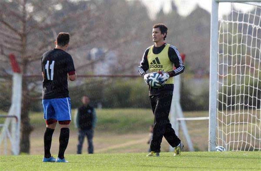 Un desgarro aleja a Hilario de las canchas    