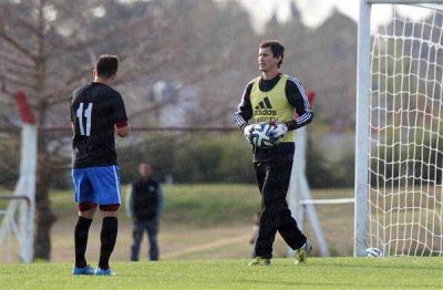 Un desgarro aleja a Hilario de las canchas    