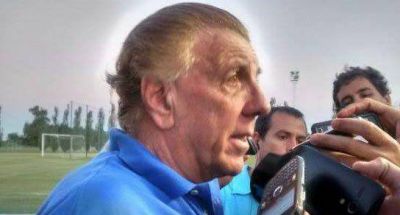  Merlo par� el primer equipo como t�cnico de Col�n