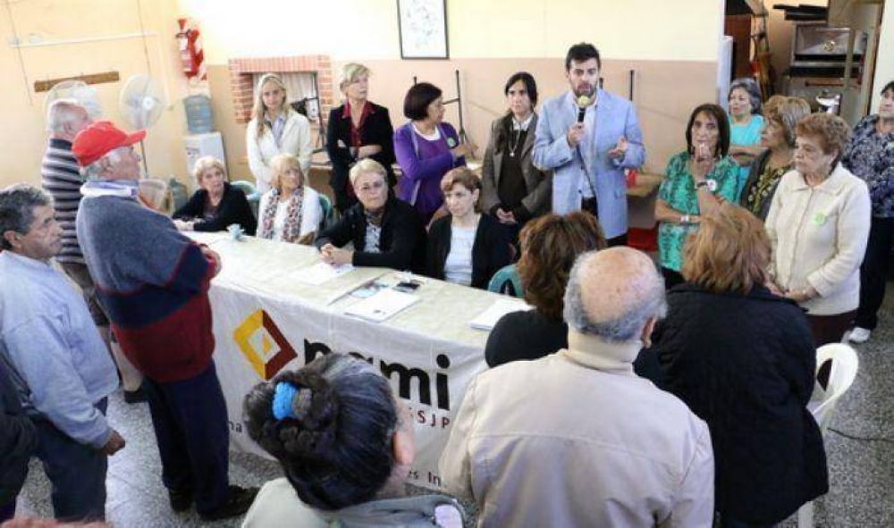 PAMI continua con la entrega del suplemento l�cteo proteico