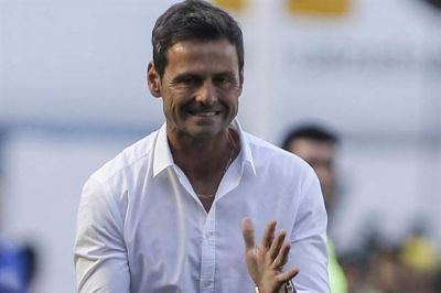 Racing sue�a con la punta en su visita a Quilmes