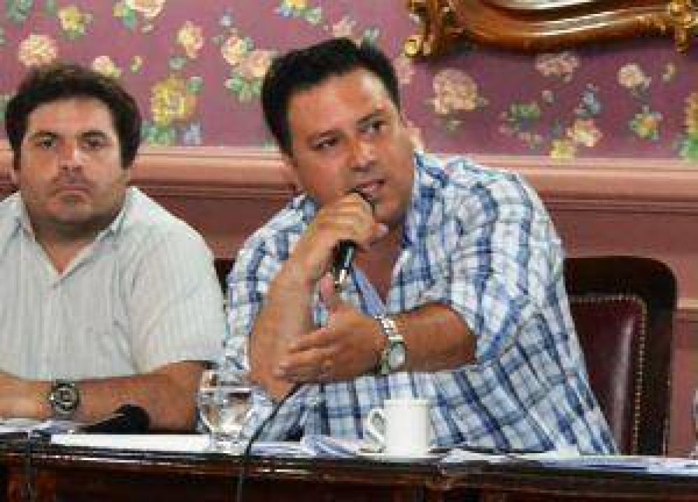 Juan Pablo L�pez: �No puede ser que un contrato nos condicione legislativamente�