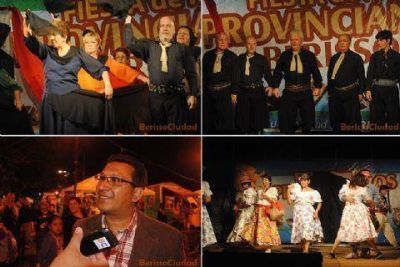 Barrag�n: �El Estado municipal junto a los centros intenta devolverles un poquito de lo que han vivido�