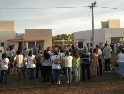 Entregaron 14 viviendas de c�rculo cerrado