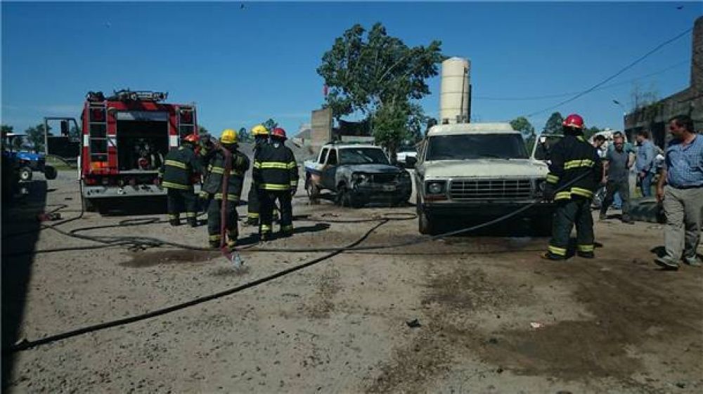 Ardi� una camioneta de Patrulla Rural en el Corral�n Municipal
