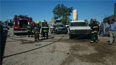 Ardi� una camioneta de Patrulla Rural en el Corral�n Municipal