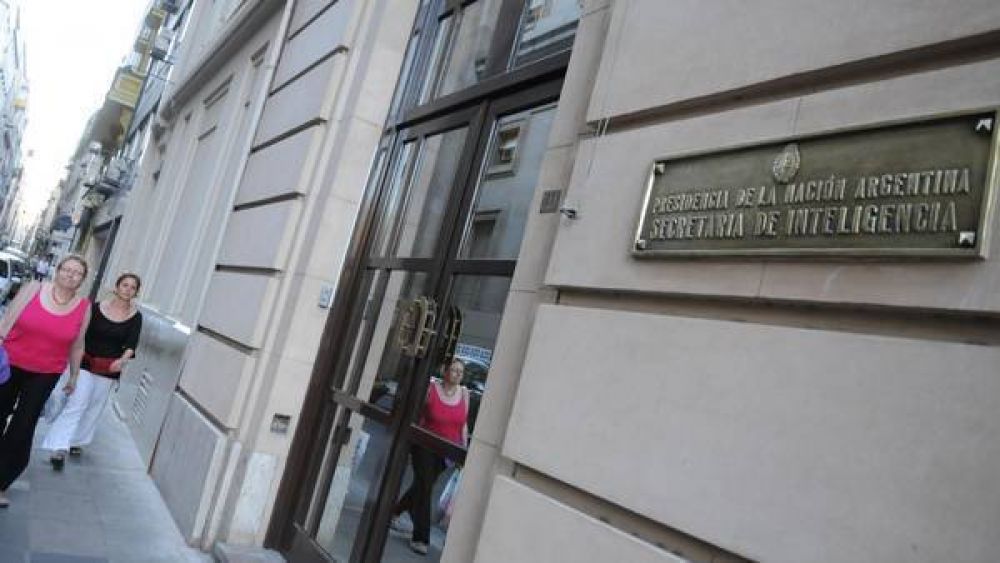 El Gobierno compr� equipos para espiar mails y llamados