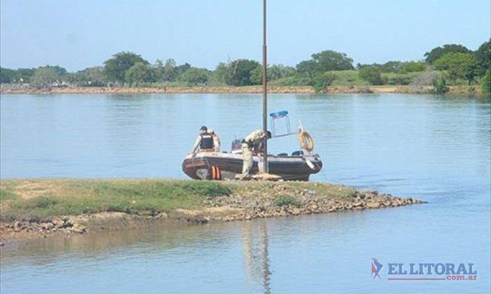 Buscan a un hombre en el riacho Goya; su amigo est� grave, tras ser rescatado