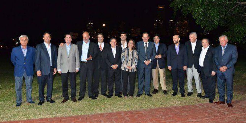 Presidenciables kirchneristas y gobernadores del PJ se re�nen en Mendoza