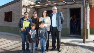 M�s de 20 familias santamarianas recibir�n sus flamantes viviendas rurales